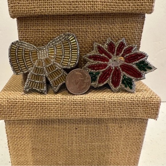 Vintage 1988 Avon set of 2 “All that Glitters” pins/brooch- Ponsettia & Bow tie - Picture 3 of 12